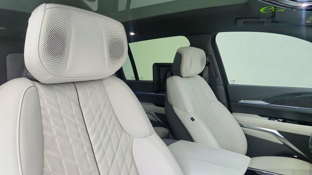 Used 2025 Cadillac Escalade IQ Sport 1 w/ Smart Trailering package AWD/4WD image 23