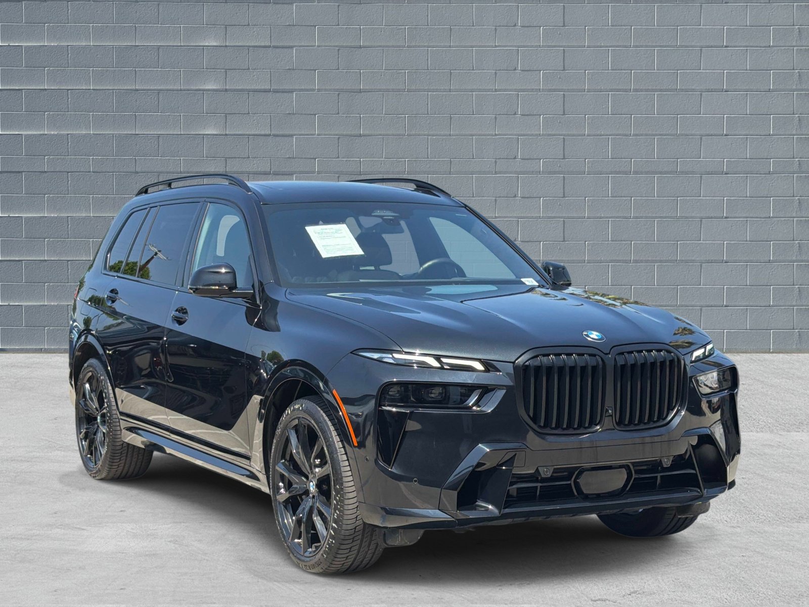 Certified 2024 BMW X7 xDrive40i w/ M Sport Package AWD/4WD image 1