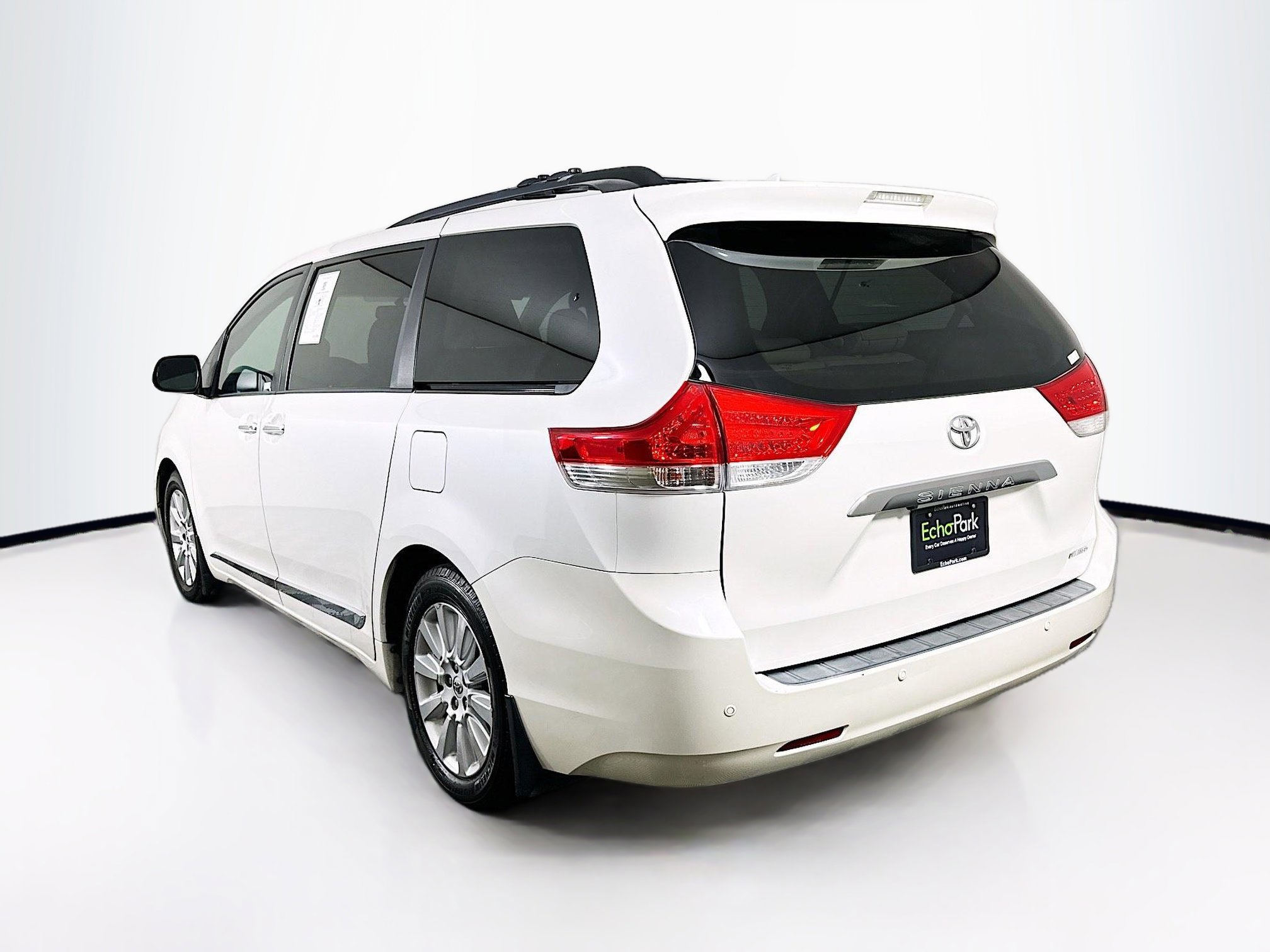 Used 2013 Toyota Sienna Limited w/ Premium Pkg FWD image 5