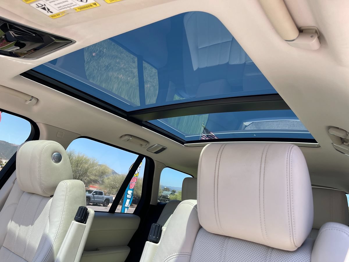 Used 2017 Land Rover Range Rover HSE AWD/4WD image 17