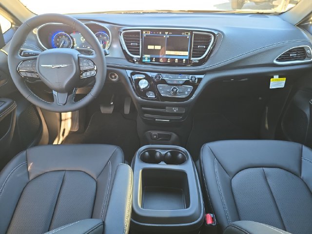 New 2026 Chrysler Pacifica Select w/ S Appearance Package FWD image 9