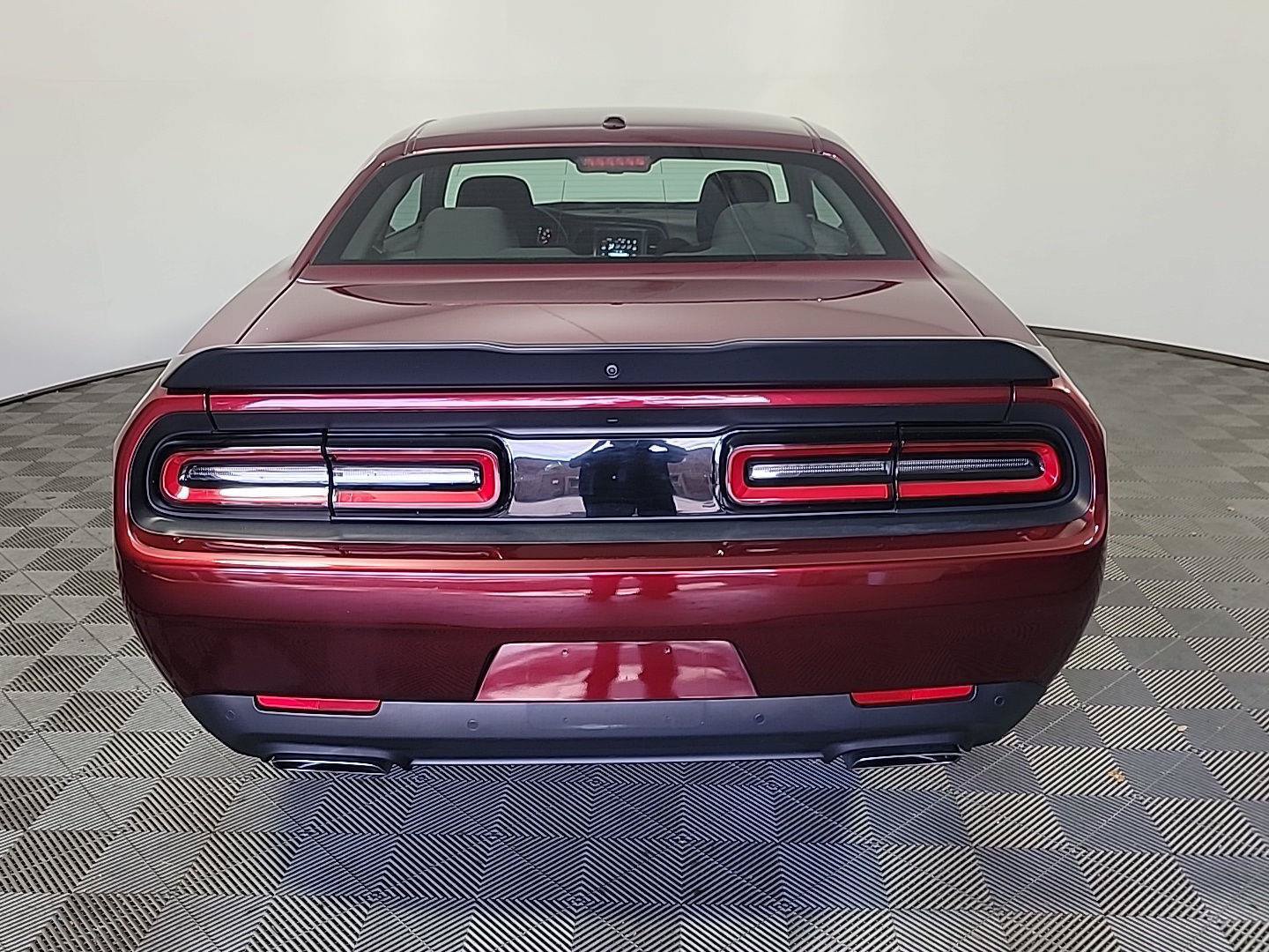 Used 2022 Dodge Challenger R/T w/ Driver Convenience Group RWD image 5