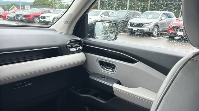 Used 2024 Honda Pilot Touring image 28