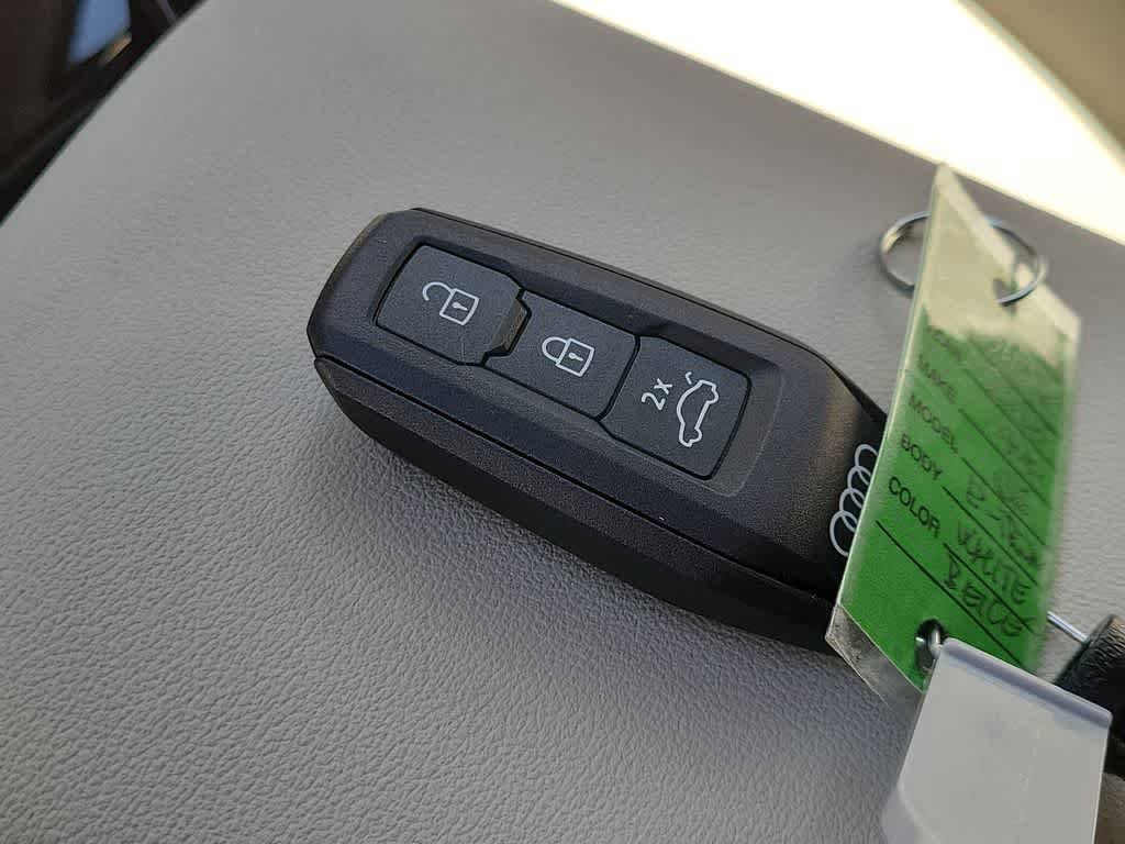 New 2025 Audi Q6 e-tron Premium Plus image 20