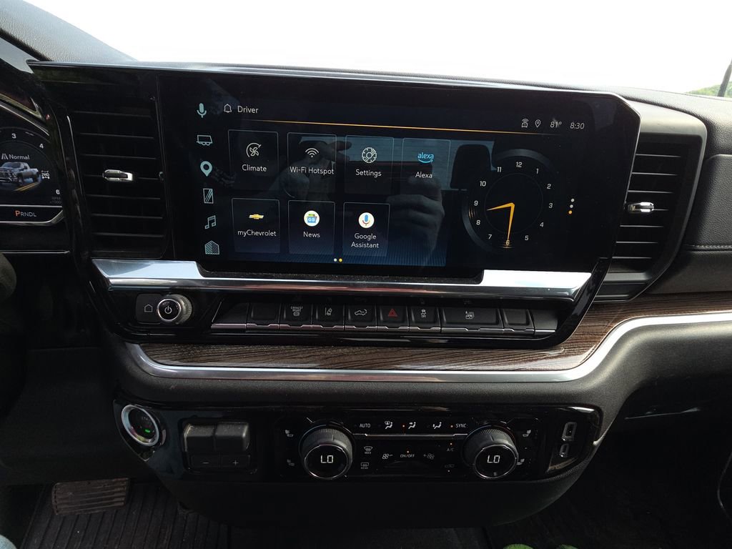 Used 2025 Chevrolet Silverado 3500 LT AWD/4WD image 11