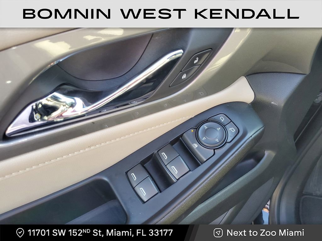 Used 2023 Chevrolet Traverse LS image 22