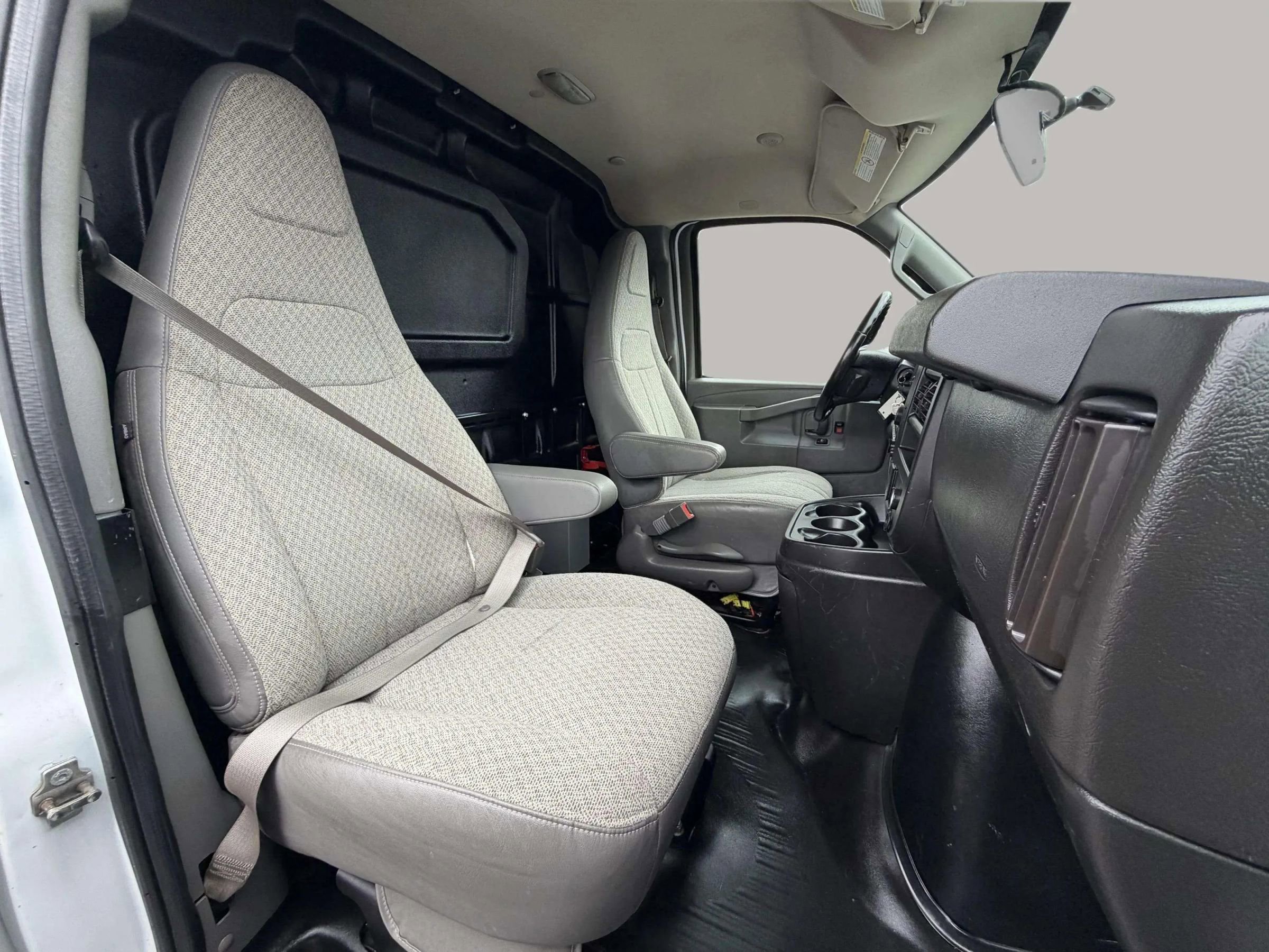 Used 2021 Chevrolet Express 2500 w/ Driver Convenience Package image 16