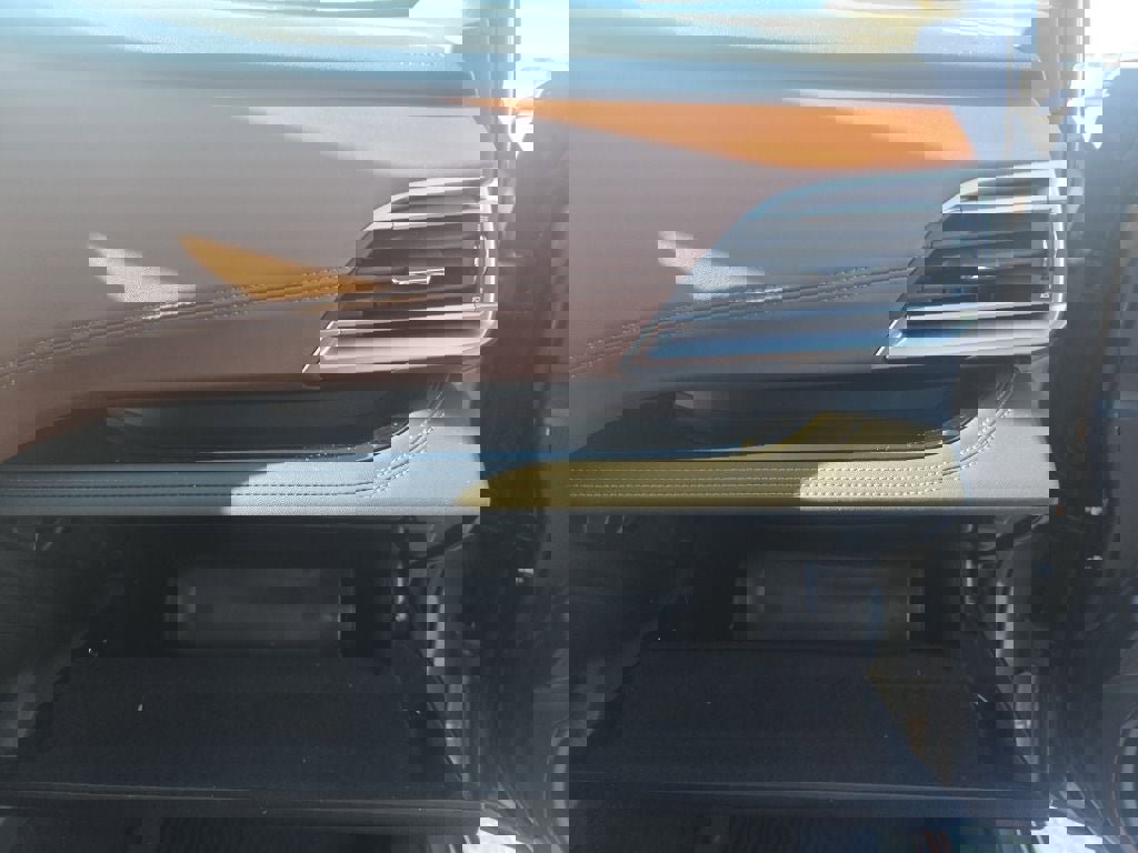 Used 2023 Subaru Outback Touring w/ Popular Package #2 image 29