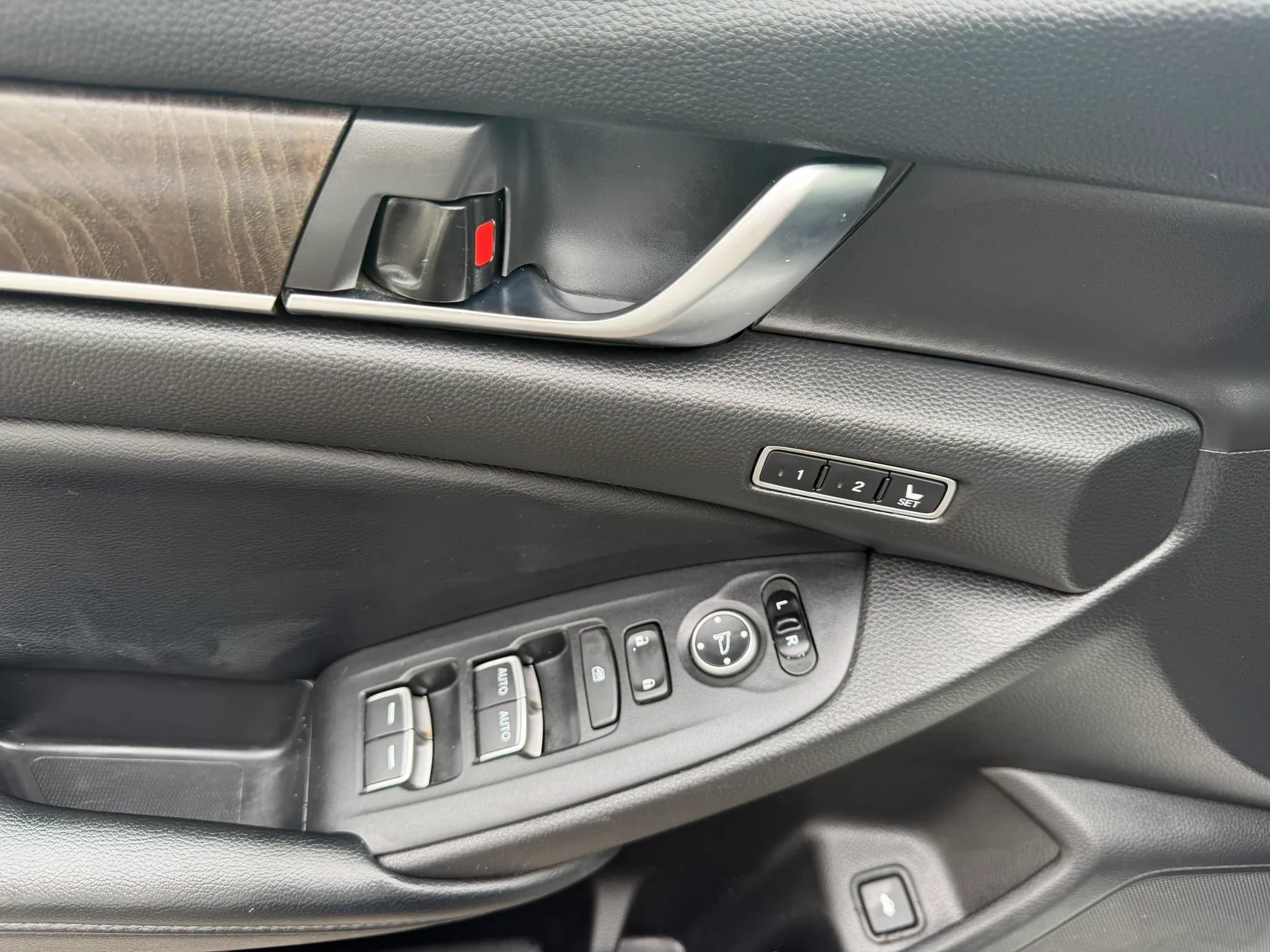 Used 2018 Honda Accord EX-L image 13
