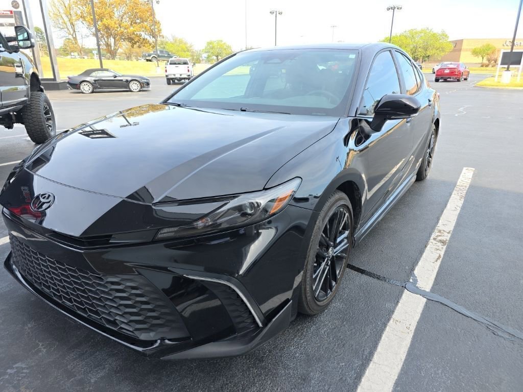 Used 2025 Toyota Camry SE w/ Convenience Package