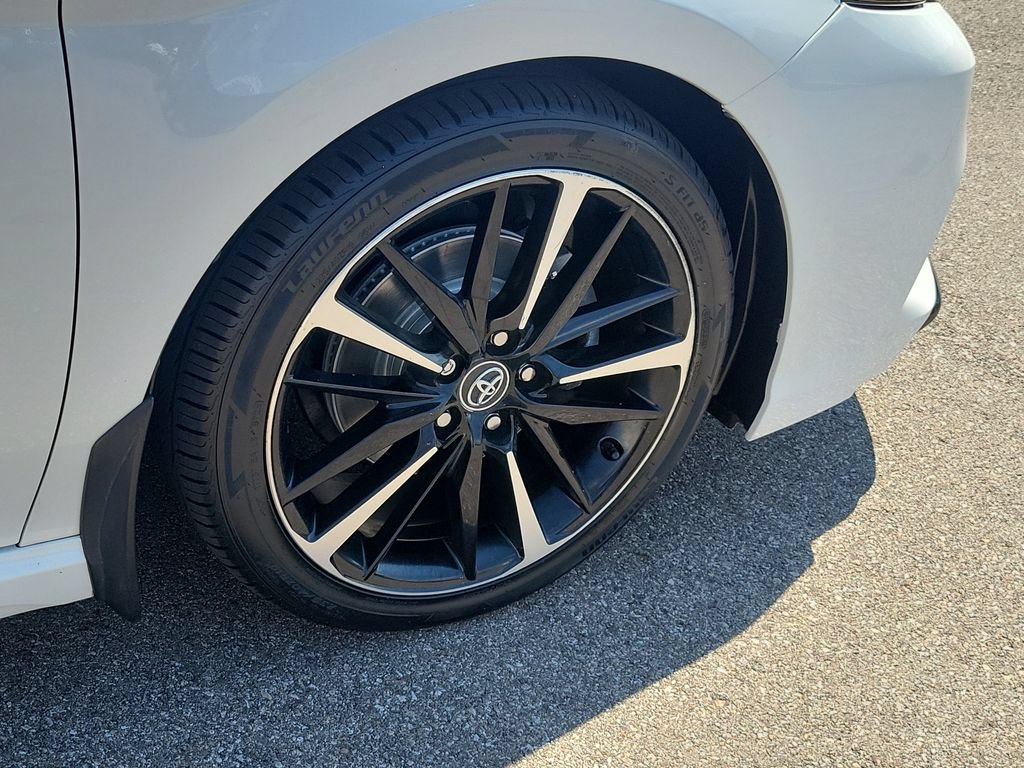 Used 2020 Toyota Camry XSE FWD image 5