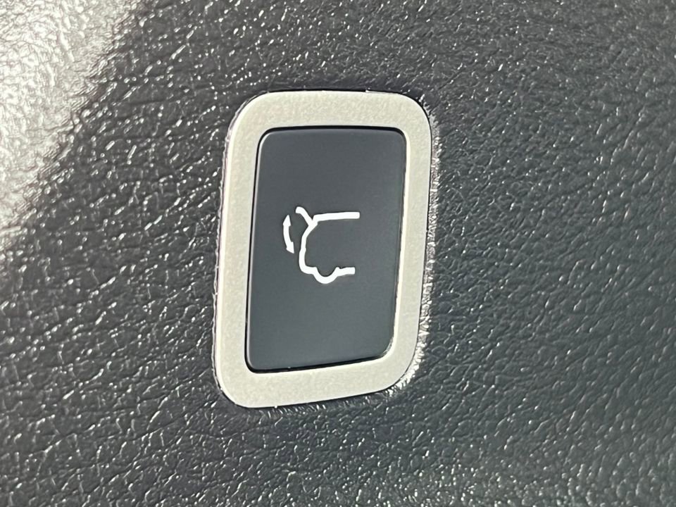 Used 2026 Chrysler Pacifica Select image 33