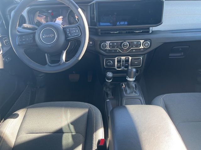 Used 2024 Jeep Wrangler Unlimited w/ Convenience Group image 8