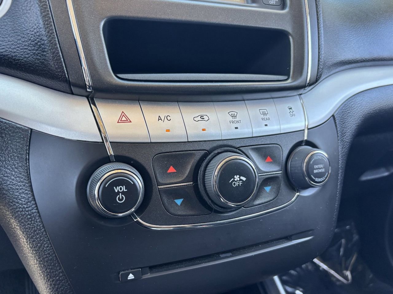 Used 2016 Dodge Journey SE w/ Flexible Seating Group FWD image 22