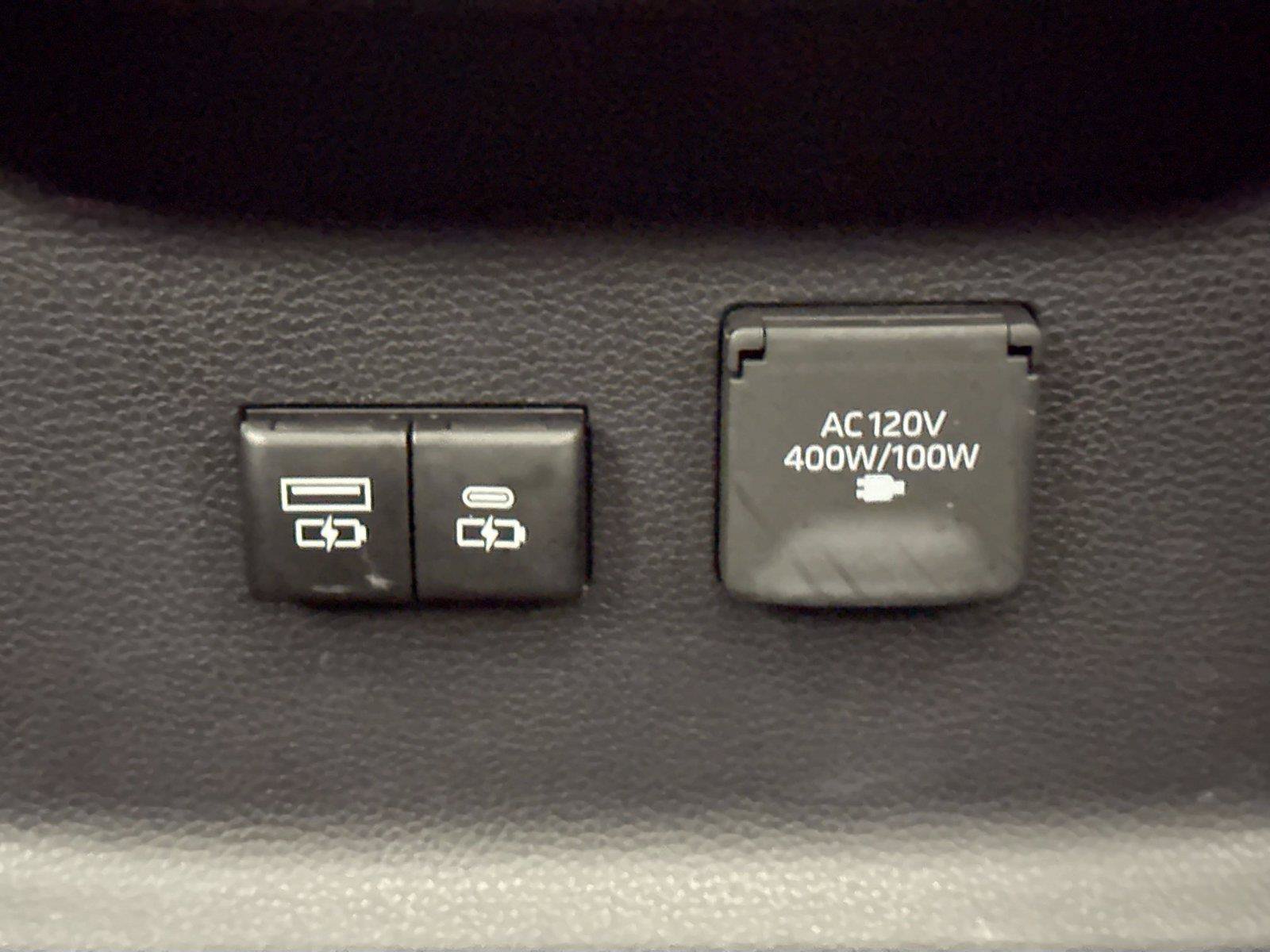 Used 2025 Toyota Tundra Platinum w/ TRD Off-Road Package AWD/4WD image 54