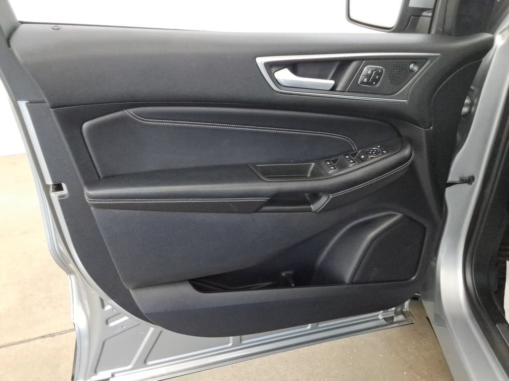 Used 2022 Ford Edge Titanium w/ Equipment Group 301A AWD/4WD image 15