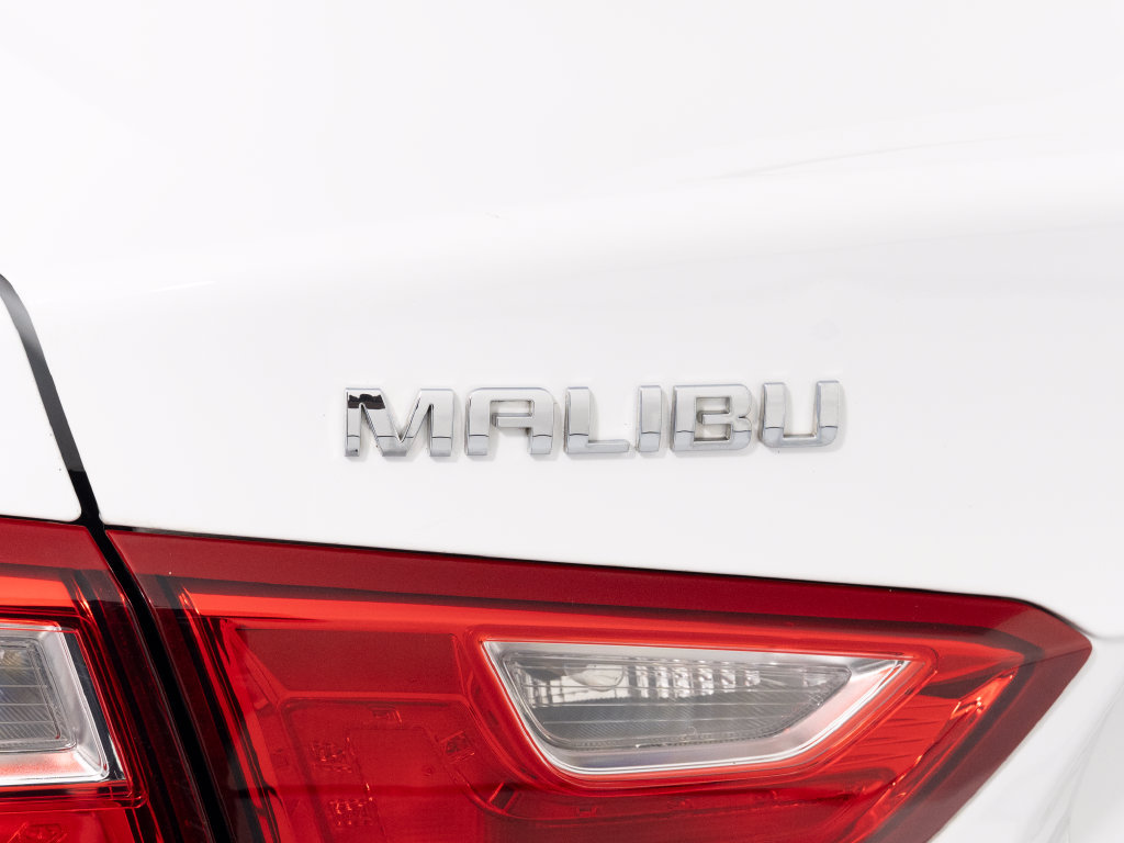 Used 2017 Chevrolet Malibu LT FWD image 41