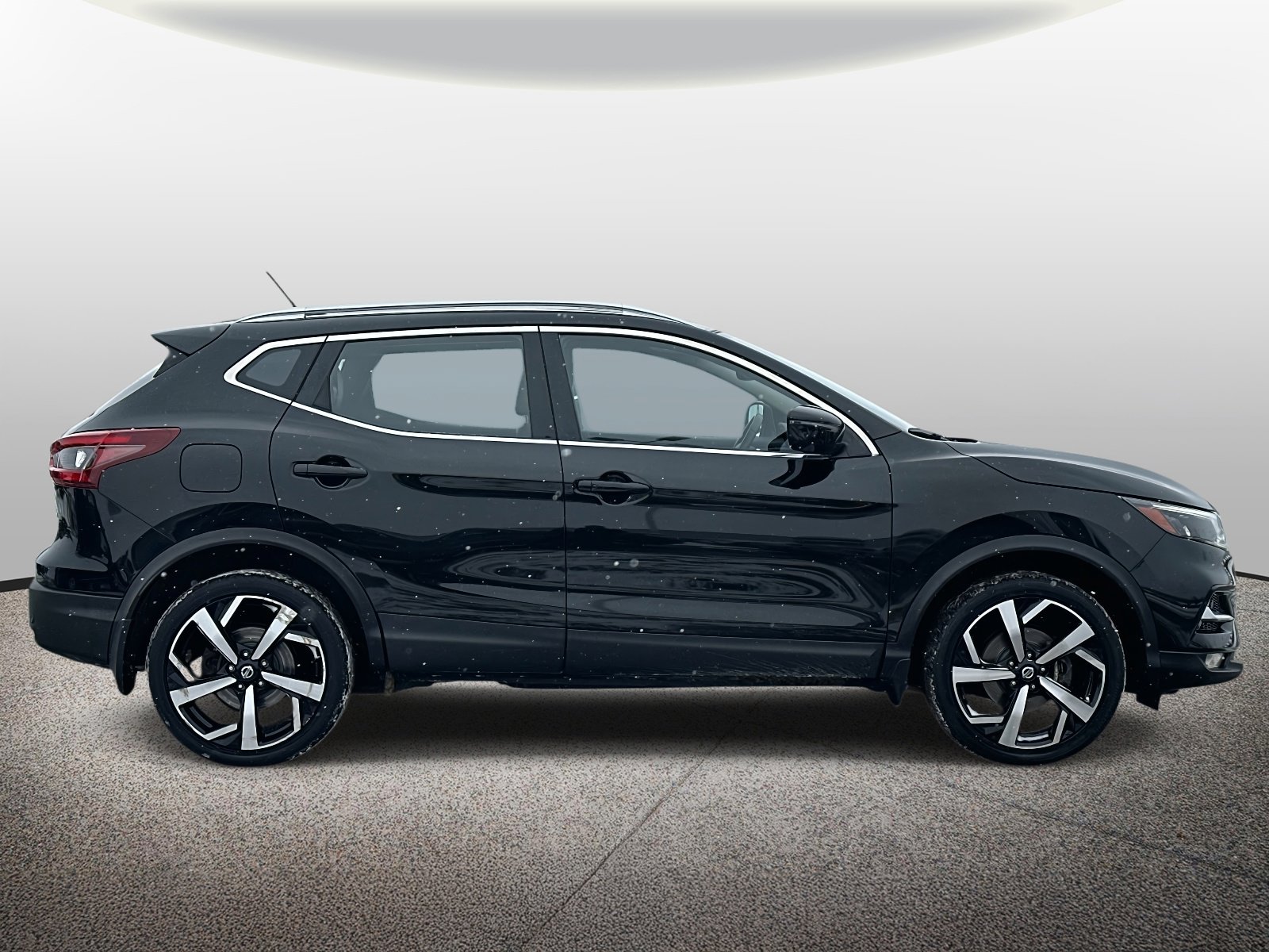 Used 2021 Nissan Rogue Sport SL w/ Premium Package image 6