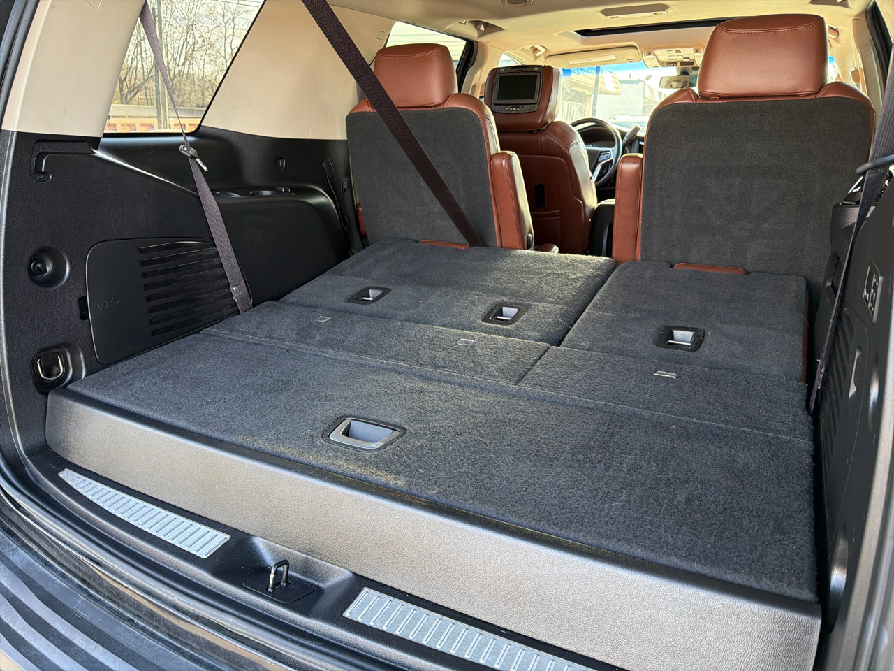 Used 2017 Cadillac Escalade Luxury image 31