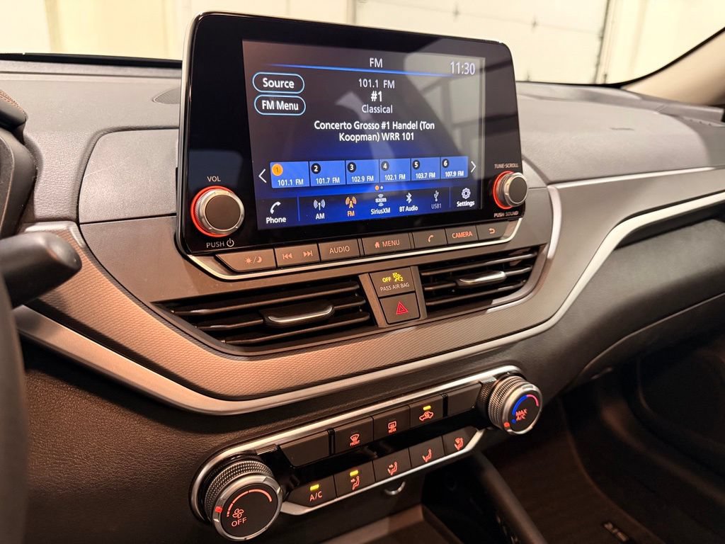 Used 2025 Nissan Altima 2.5 SR FWD image 21