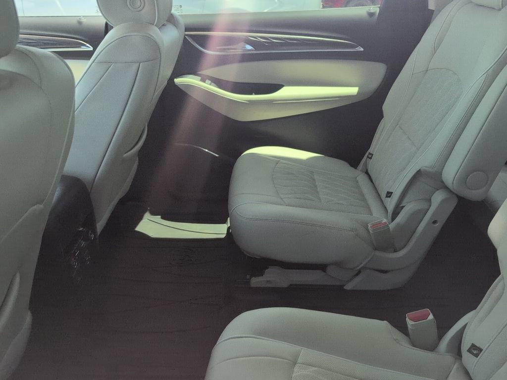 Used 2023 Buick Enclave Avenir w/ Avenir Technology Package AWD/4WD image 11