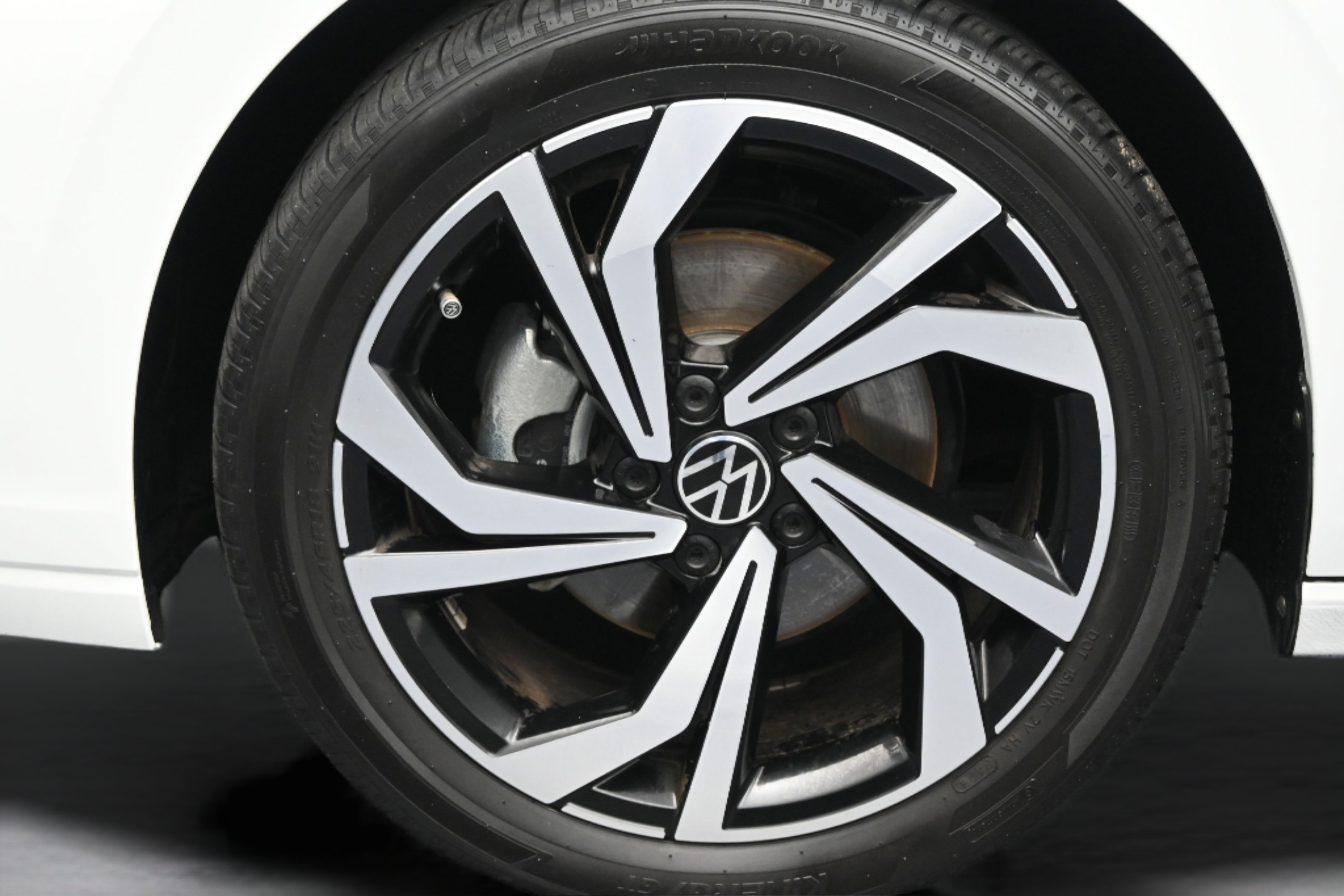 Used 2025 Volkswagen Jetta SEL FWD image 10