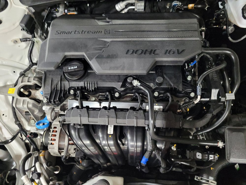 Used 2025 Hyundai Elantra SEL FWD image 30