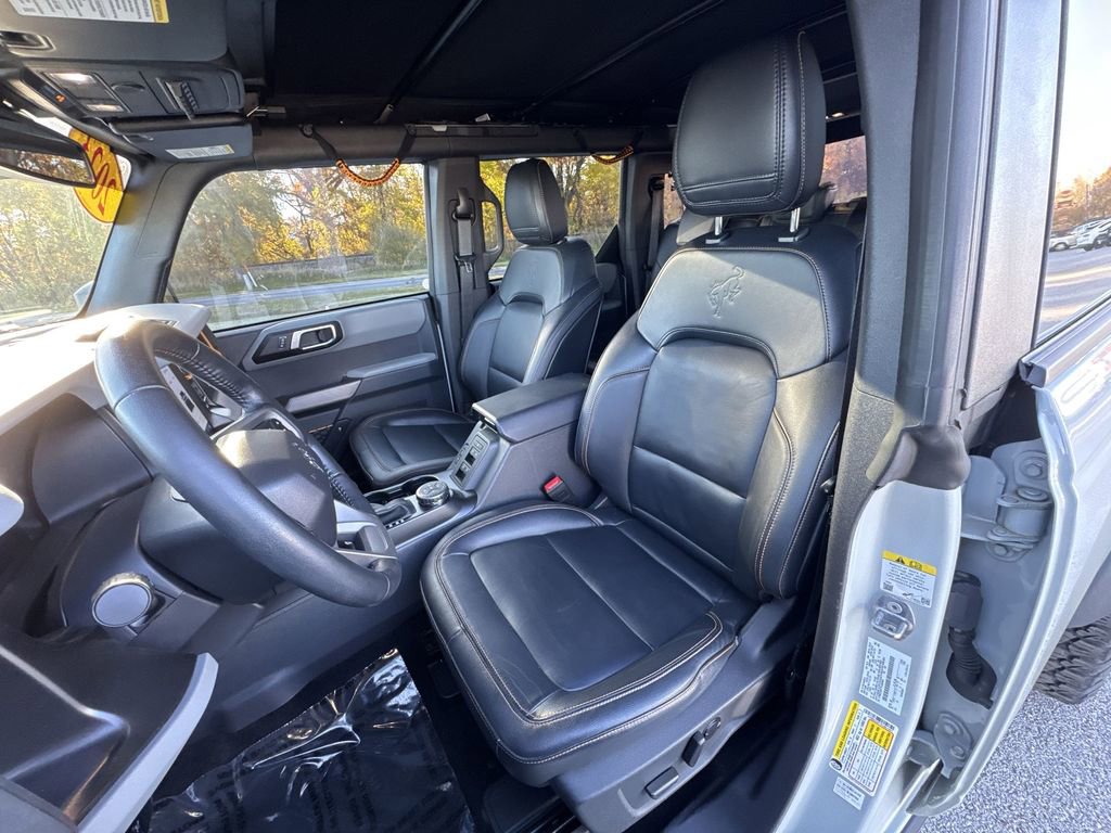 Used 2023 Ford Bronco Badlands image 13