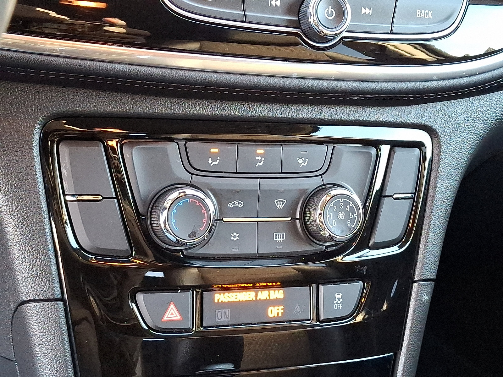 Used 2019 Buick Encore Preferred image 17