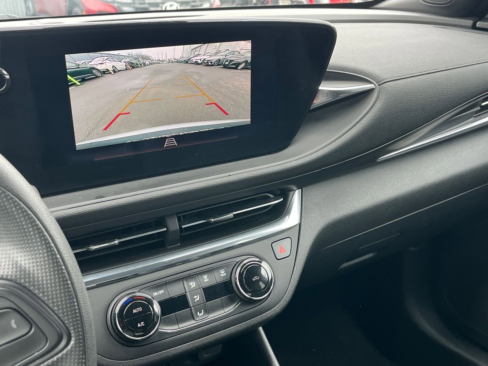 Used 2025 Buick Envista Preferred image 20