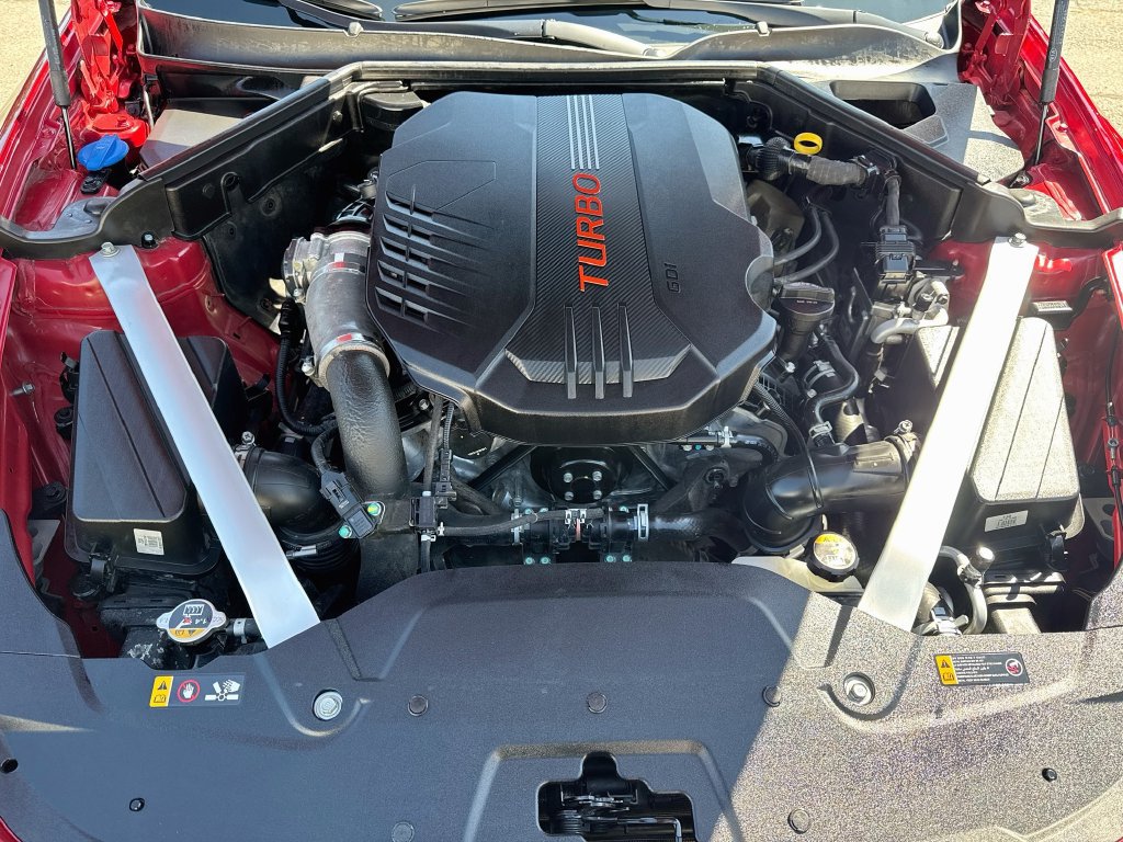 Used 2018 Kia Stinger GT2 RWD image 39