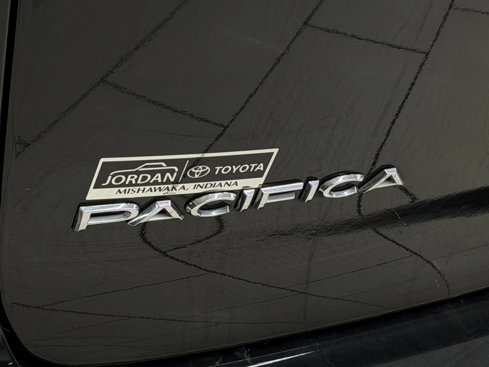 Used 2023 Chrysler Pacifica Touring-L FWD image 33
