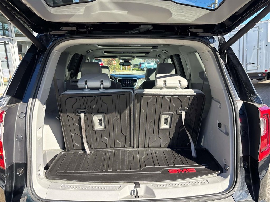 Used 2023 GMC Acadia SLT w/ Technology Package image 14