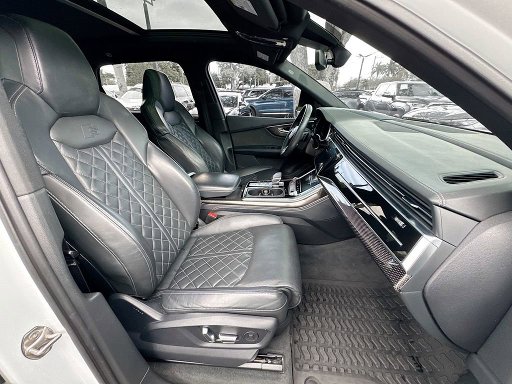 Used 2022 Audi SQ7 Prestige w/ Prestige Package image 32