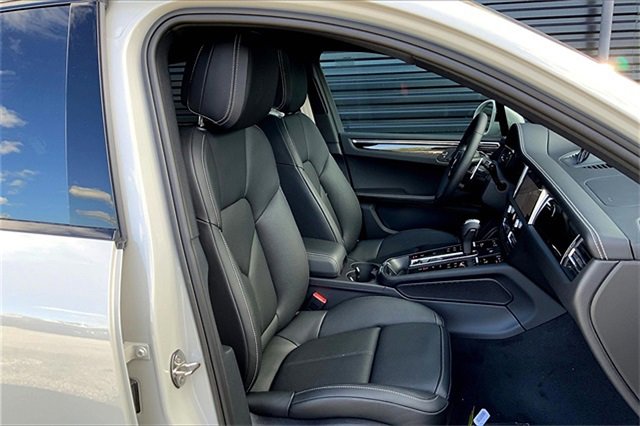 New 2026 Porsche Macan S image 25