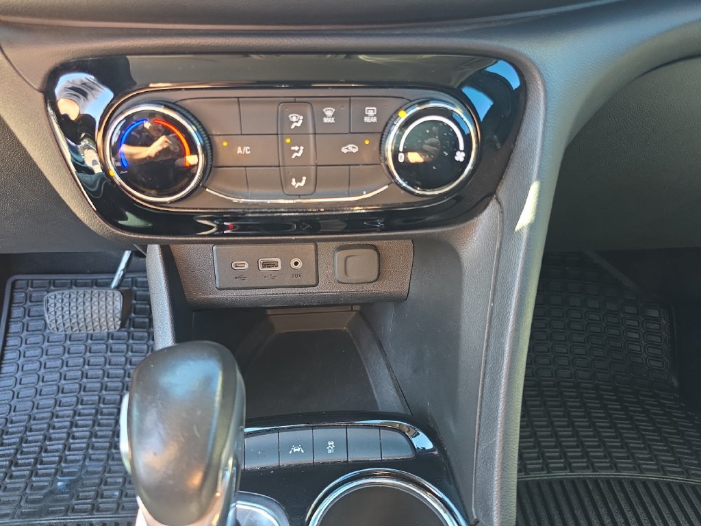 Used 2022 Buick Encore GX Preferred FWD image 17