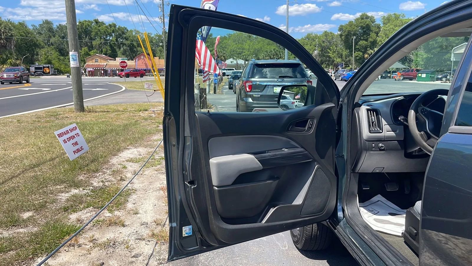 Used 2015 Chevrolet Colorado W/T w/ WT Convenience Package image 12