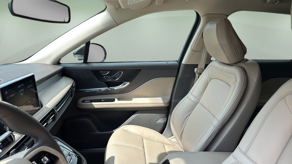 Used 2020 Lincoln Corsair AWD w/ Premium Package image 13