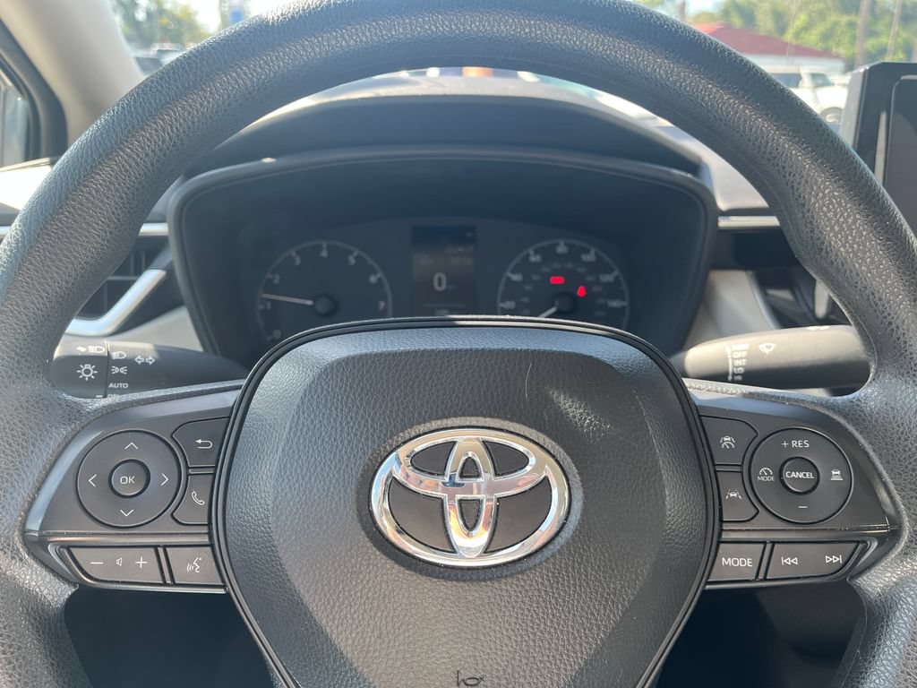 Used 2024 Toyota Corolla LE w/ LE Convenience Package FWD image 13