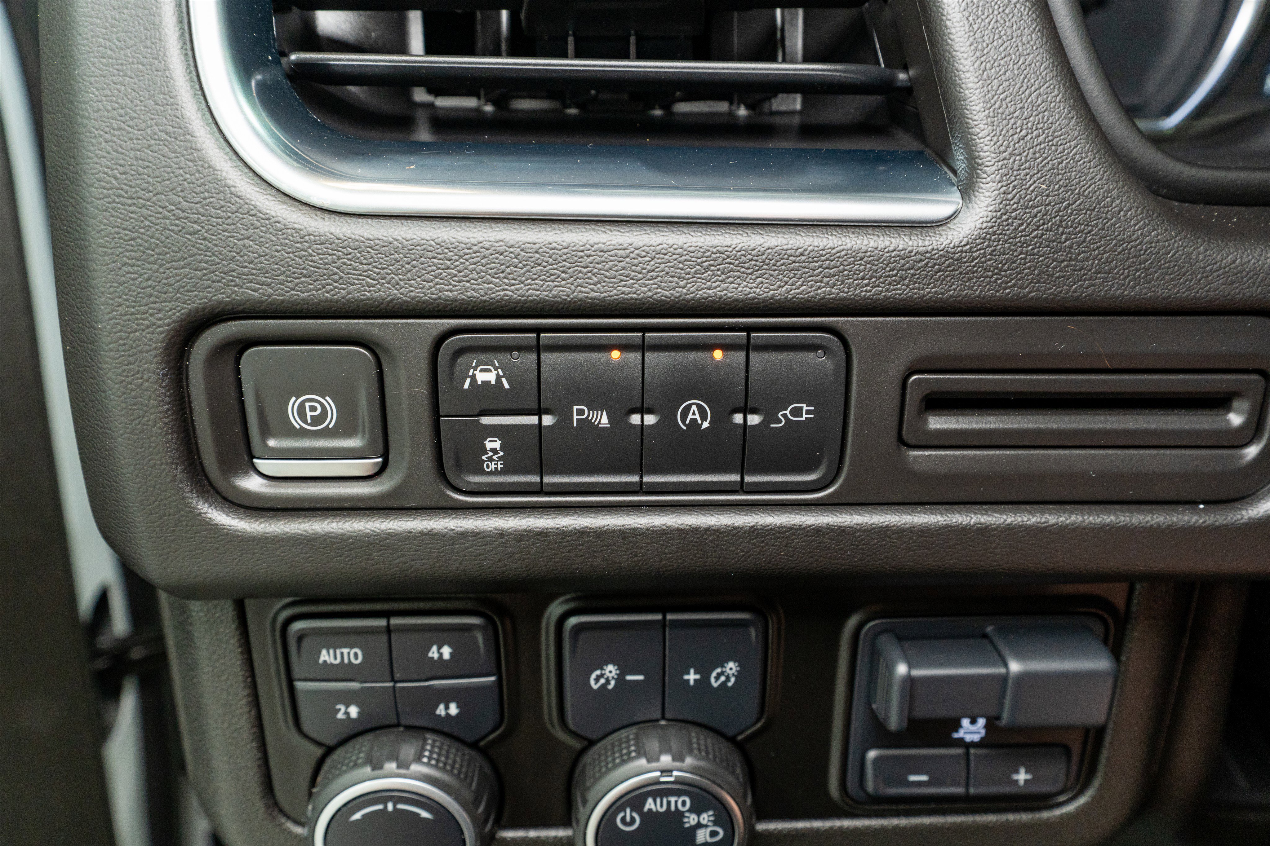 Used 2021 Chevrolet Tahoe RST w/ Luxury Package image 30