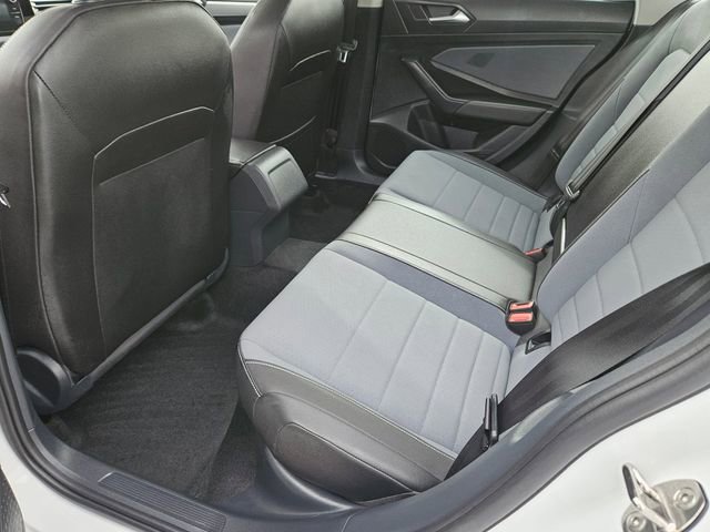 Used 2025 Volkswagen Jetta SE image 13