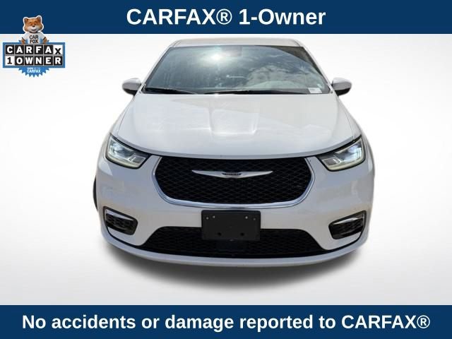 Used 2023 Chrysler Pacifica Touring-L image 2