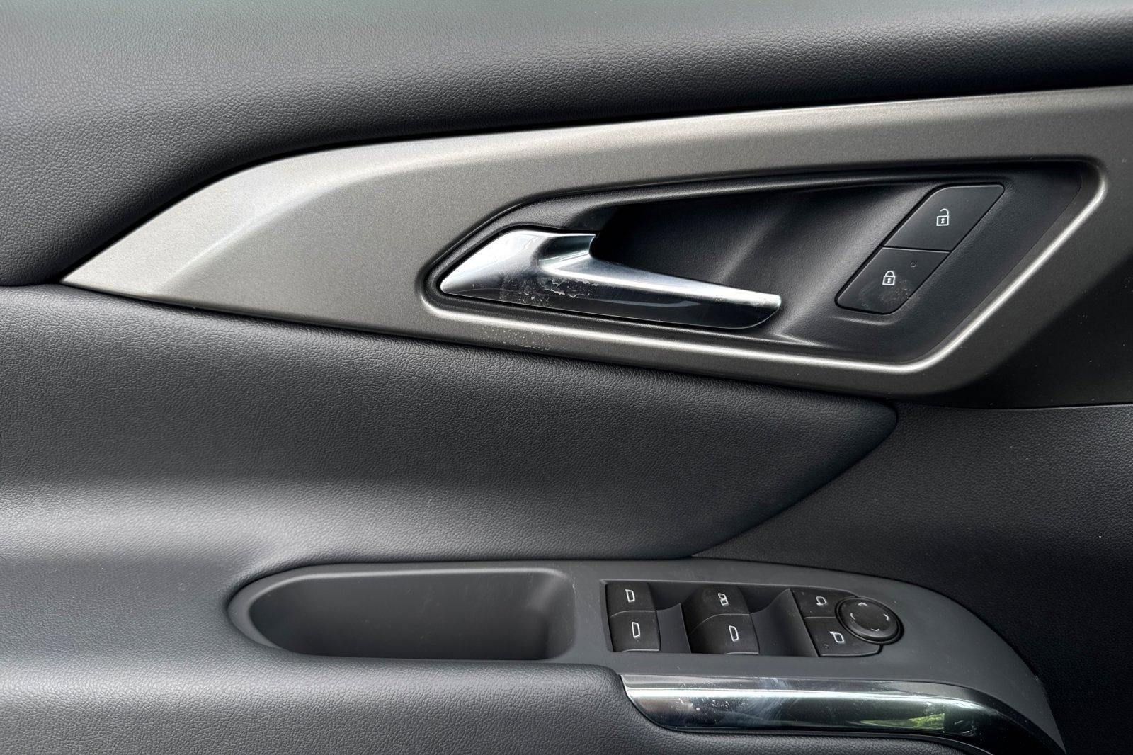 New 2026 Chevrolet Traverse LT image 13