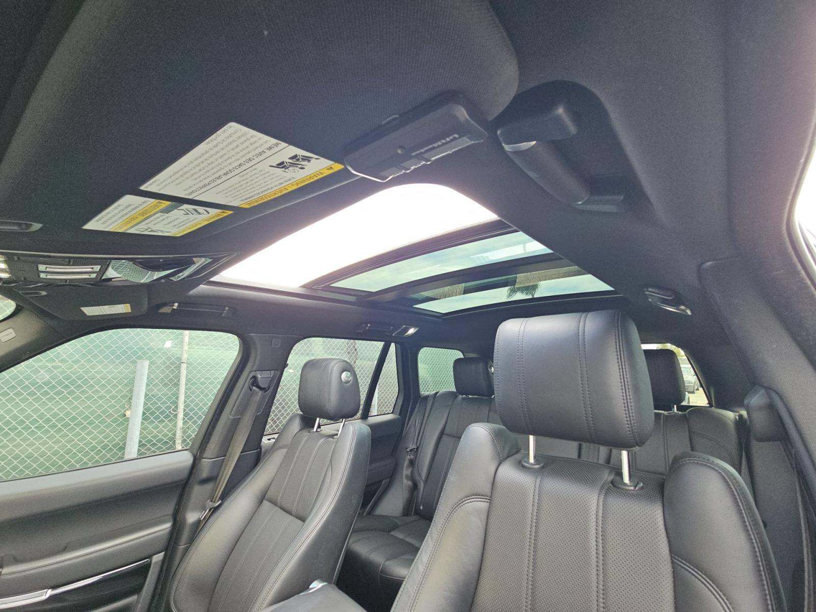 Used 2016 Land Rover Range Rover HSE AWD/4WD image 11