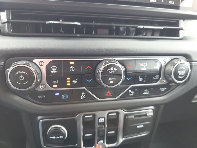 Used 2025 Jeep Wrangler Unlimited Sahara w/ Safety Group image 30