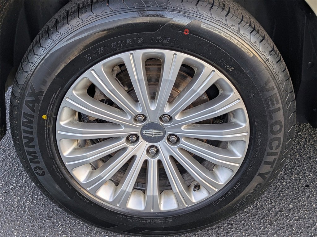 Used 2015 Lincoln MKX FWD w/ Walnut Swirl Wood Package image 12