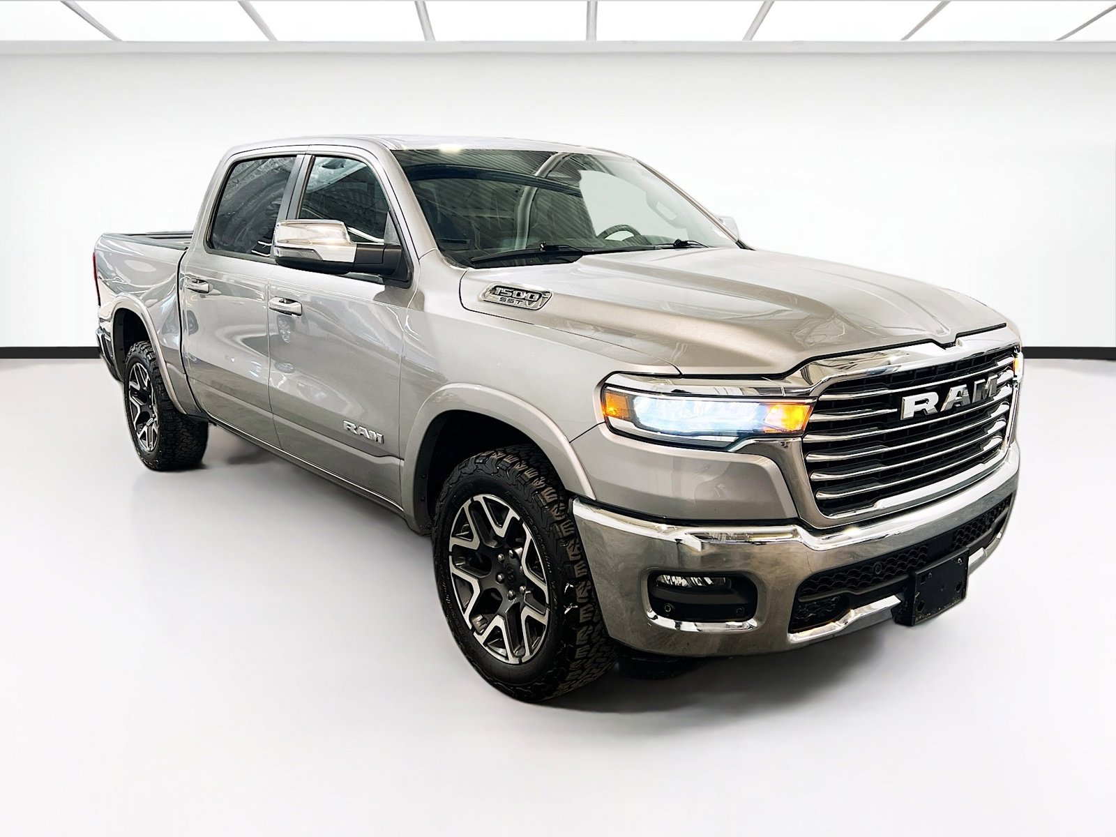 Used 2025 RAM 1500 Laramie image 3