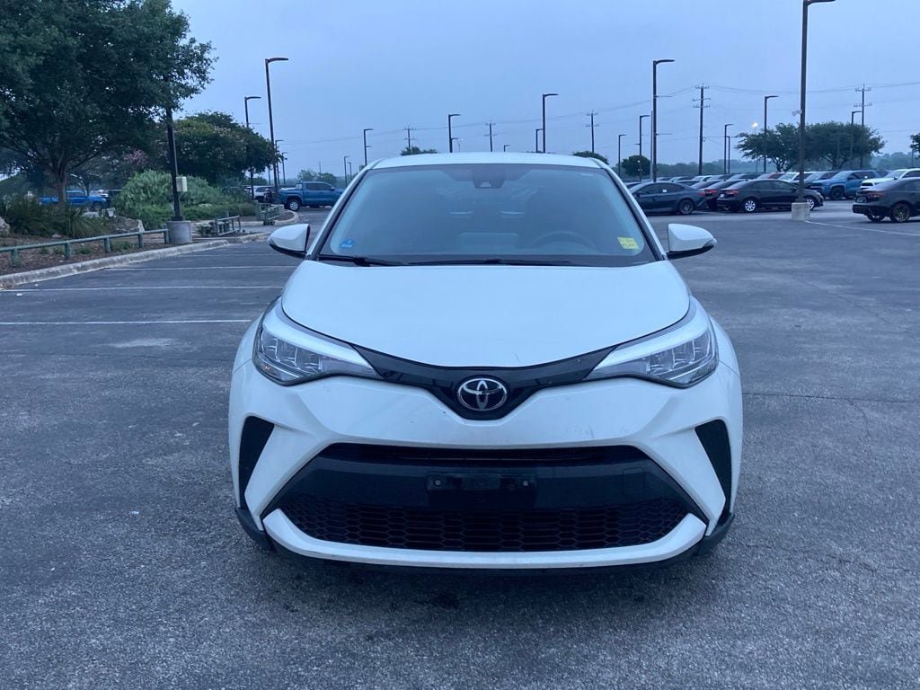 Used 2020 Toyota C-HR LE FWD image 2