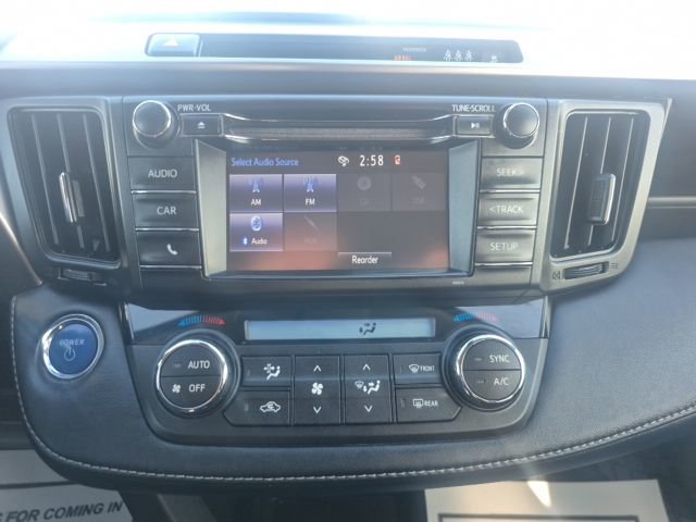 Used 2018 Toyota RAV4 LE image 24