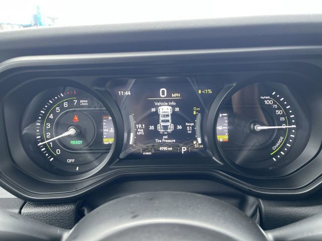 Used 2025 Jeep Wrangler Unlimited Sahara image 12